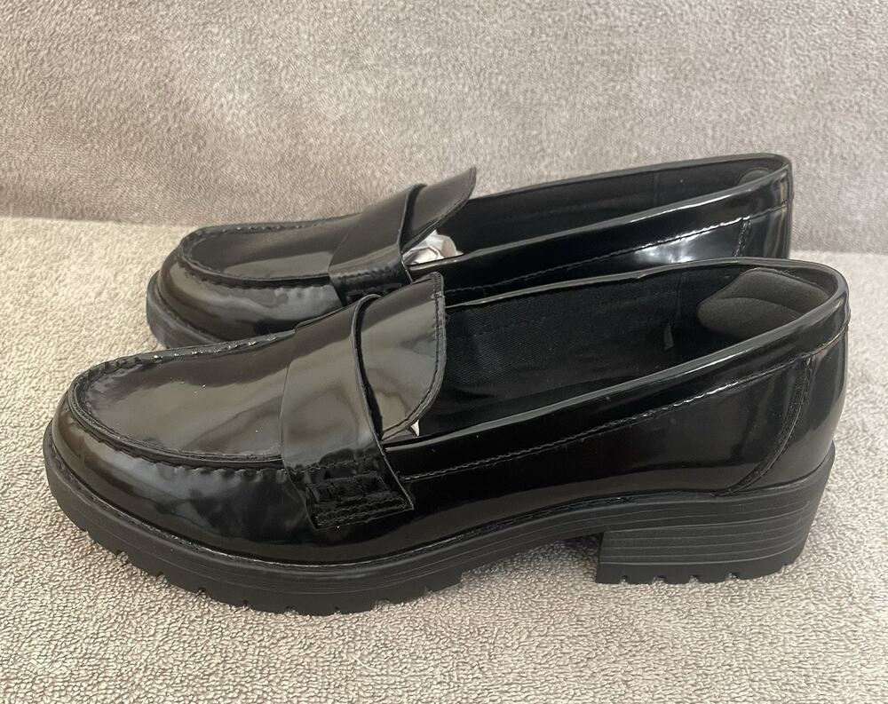 {Old Navy} Faux Patent Leather Chunky Loafers - In Black - SIZE 10